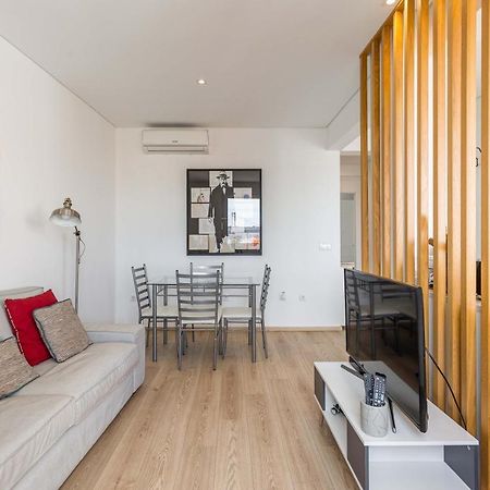 Tejo River View Apartment Nearby Belem Lisbon Bagian luar foto