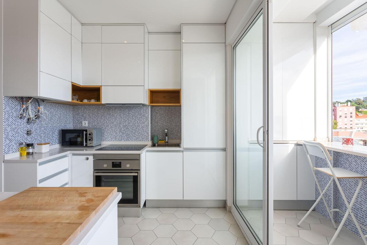 Tejo River View Apartment Nearby Belem Lisbon Bagian luar foto