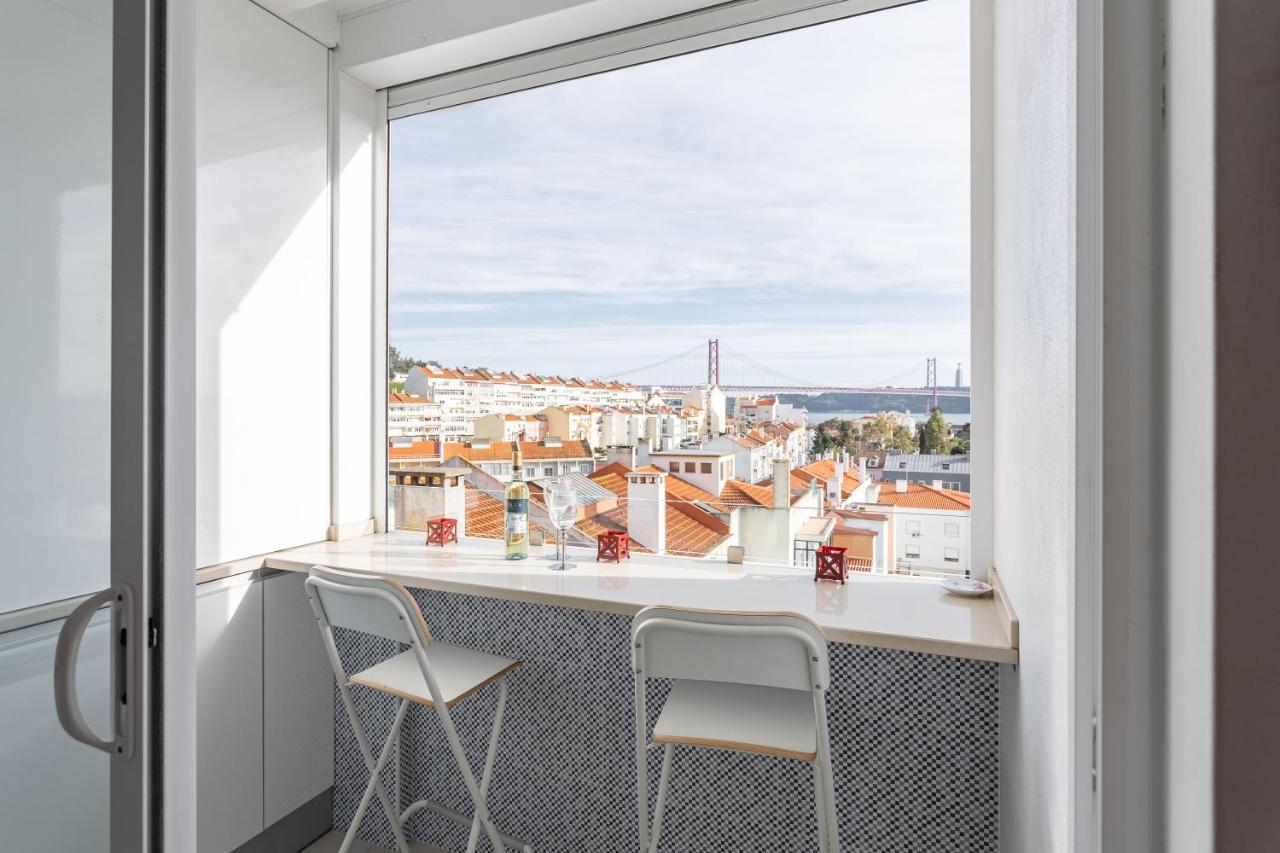 Tejo River View Apartment Nearby Belem Lisbon Bagian luar foto