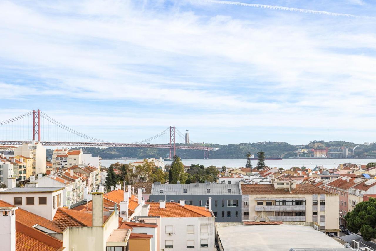 Tejo River View Apartment Nearby Belem Lisbon Bagian luar foto